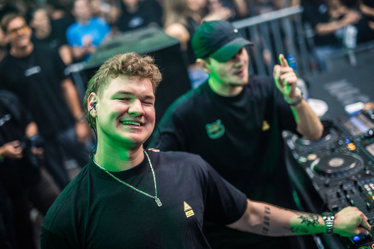 Loading... just a sec